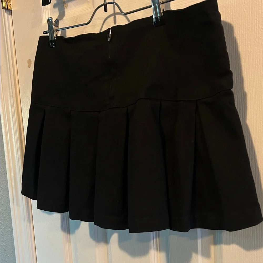 Janessa Pleated Mini Skort - Black - Picture 8 of 10